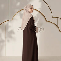 Brown contrast cuff abaya sleeve detail - Aizel Abaya